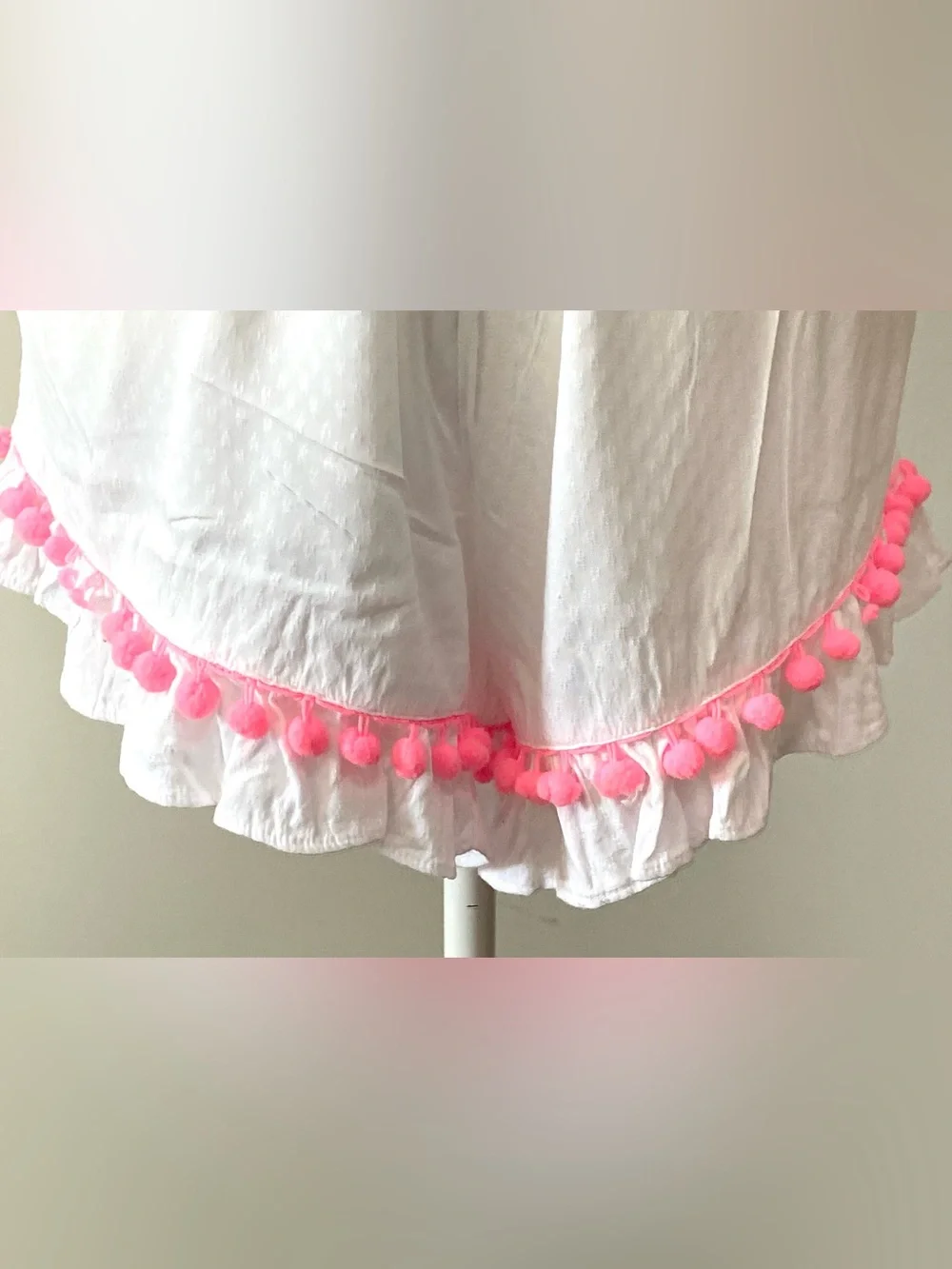 Crown&Ivy Women’s M White Pink Pom Ruffle Shorts Boho Coastal Preppy Cottagecore